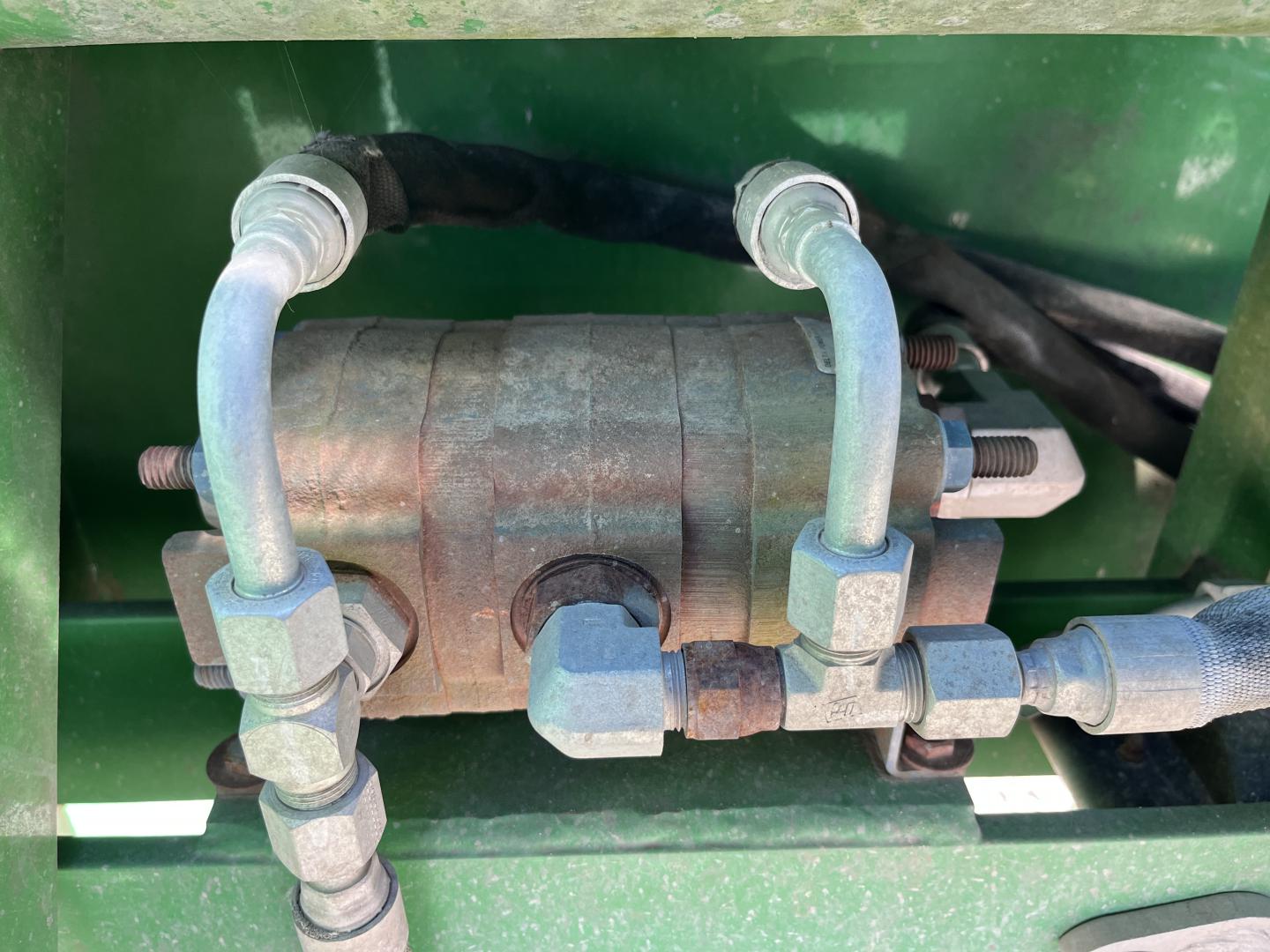 ./imagenes/INVOICE/2019/16848/MANIPULADOR DE PACAS DE ALGODON FRONTIER CM11 (10).JPG